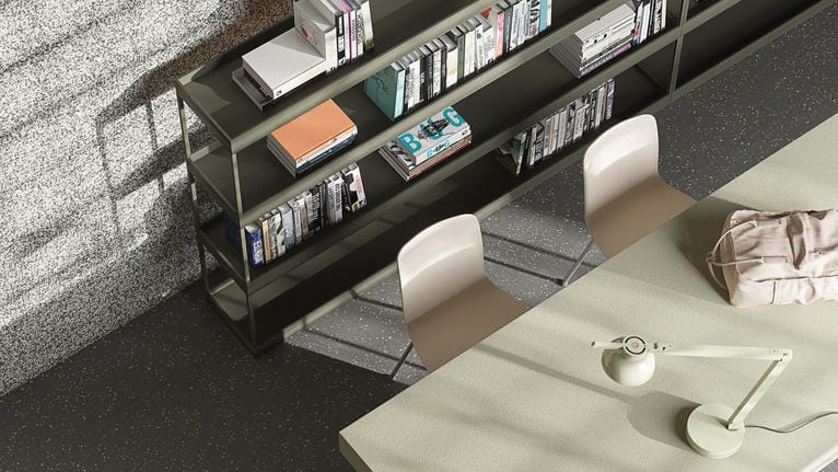 PI_INT_iQ_Surface_2_Hero_Edu_Office_2_lands